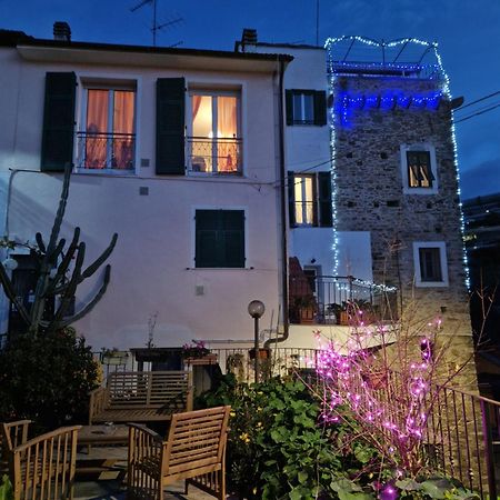 La Torretta Di Piero Con Terrazzi E Parcheggio Privato Citra Zero Zero Ottanta 31Lst0282 Apartment Imperia Luaran gambar