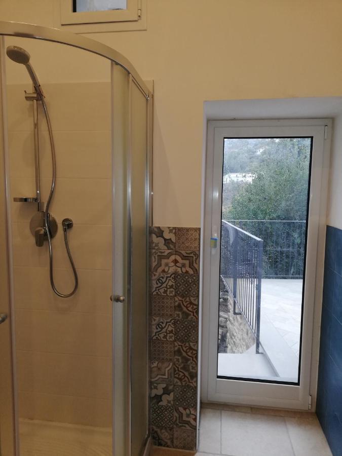 La Torretta Di Piero Con Terrazzi E Parcheggio Privato Citra Zero Zero Ottanta 31Lst0282 Apartment Imperia Luaran gambar