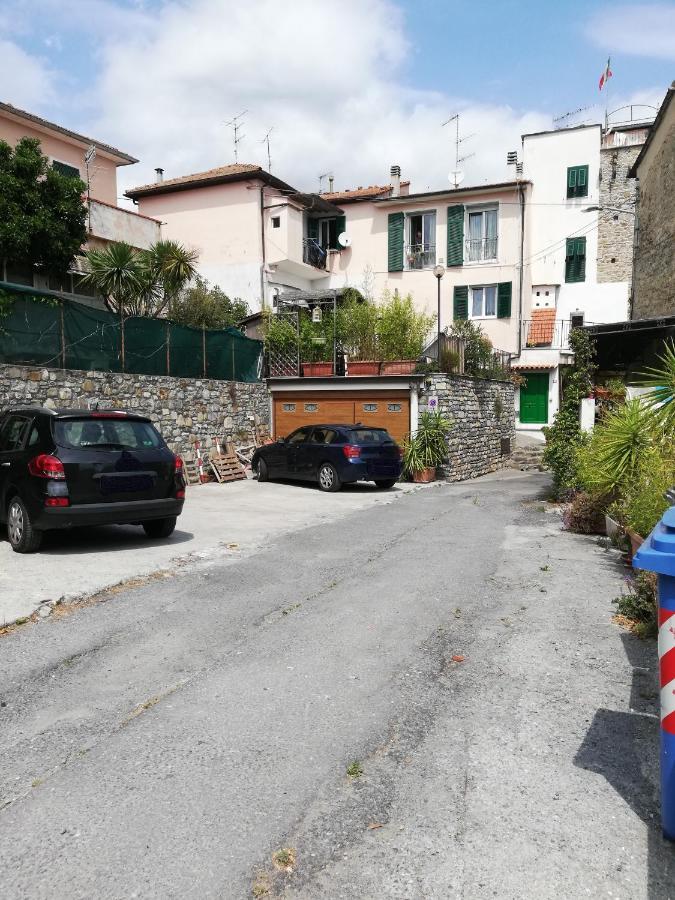 La Torretta Di Piero Con Terrazzi E Parcheggio Privato Citra Zero Zero Ottanta 31Lst0282 Apartment Imperia Luaran gambar